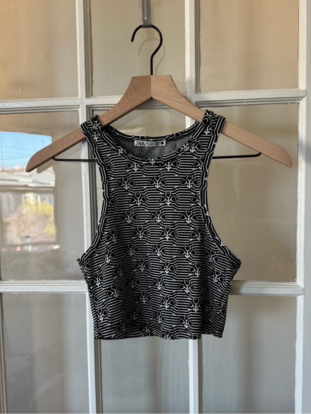 Zara Black & White Floral Geometric Patterned Cropped Tank